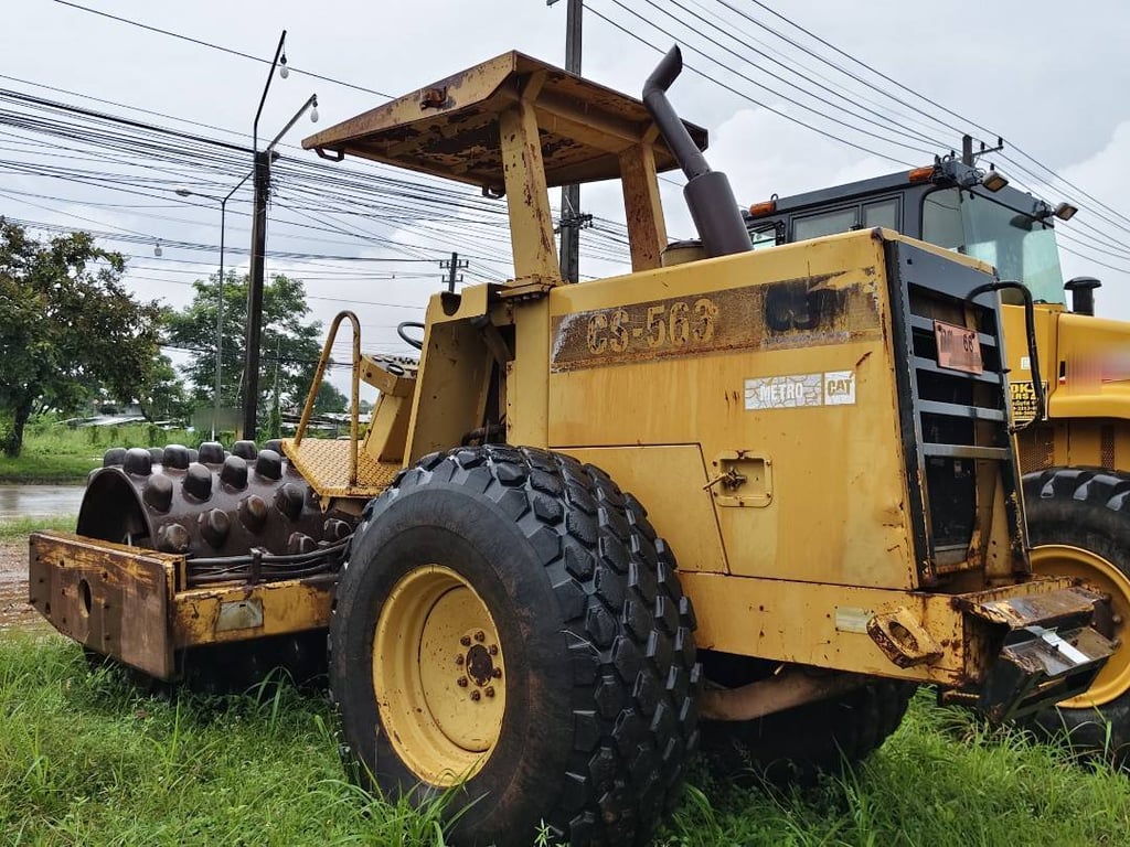 CAT CS563 ล้อหนาม 2เพลา เอกสารเล่มทะเบียน สภาพเก่านอกสวยเดิมๆ ใช้งานได้ดี อึดถึกทน ราคาถูกมาก