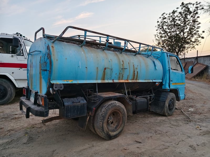 ISUZU NKR55E 110แรงม้า รถดูดสิ่งปฏิกูล(แปลงเป็นรถน้ำได้) ถังน้ำ4,000ลิตร ปี2005 รถขับใช้งานได้ ราคาถูกมากๆ