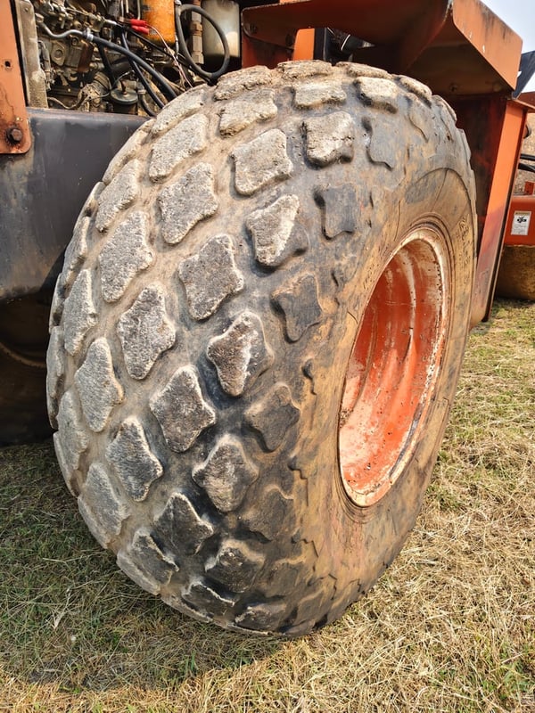 ขายด่วน รถบดอิงเกอร์โซแลนด์ รุ่นพิมพ์นิยม SD100D ตูดเท เอกสารเล่มทะเบียน รถใช้งานได้ ราคาถูกมากๆ