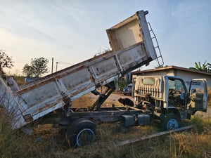 ISUZU แอ๊ว ยกหัวนิสสัน เครื่อง4BB1 หกล้อ ดั้มพ์ คัทซีดี ขับใช้งานยกดั้มได้ ราคาประหยัด