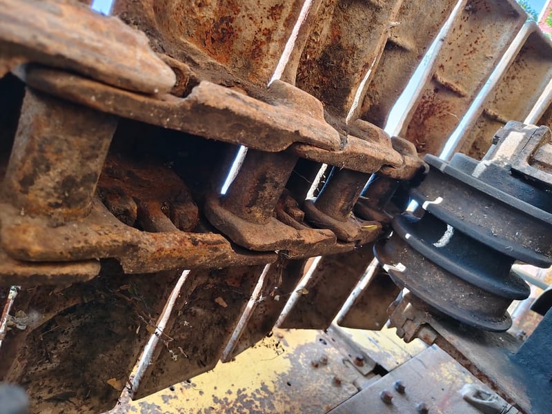 แทรคเตอร์ CAT D4D ตีนเป็ด เกียร์ตัด รถติดเครื่องขับใช้งานได้ ชมคลิปได้ ขายราคาถูกมาก