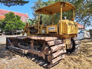 แทรคเตอร์ CAT D4D ตีนเป็ด เกียร์ตัด รถติดเครื่องขับใช้งานได้ ชมคลิปได้ ขายราคาถูกมาก