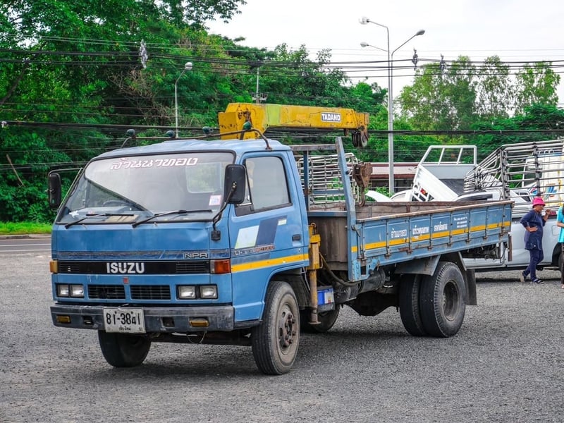 6ล้อ กระบะบรรทุก+เครน 2ตัน 3ปอก