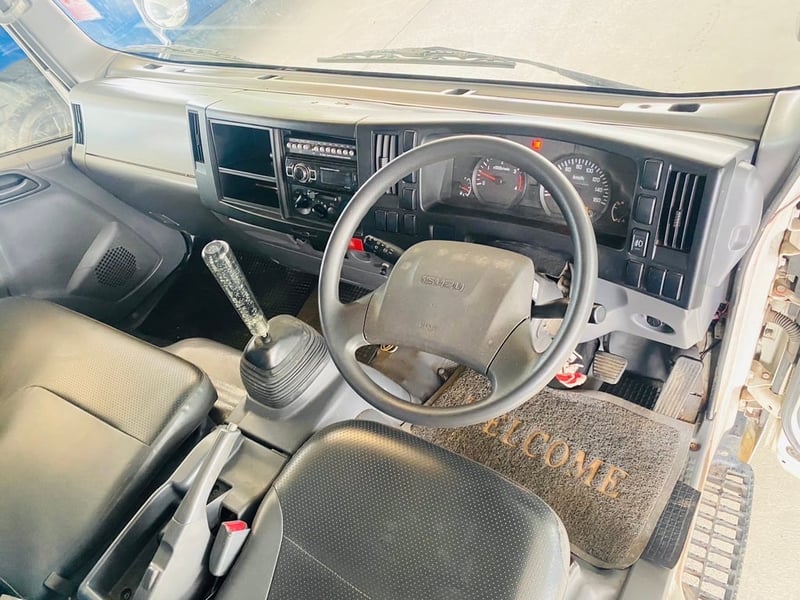  6ล้อ ตู้บรรทุก รถห้างแท้