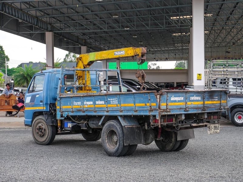 6ล้อ กระบะบรรทุก+เครน 2ตัน 3ปอก