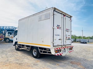  6ล้อ ตู้บรรทุก รถห้างแท้