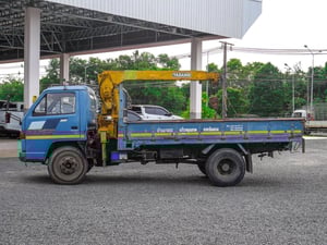 6ล้อ กระบะบรรทุก+เครน 2ตัน 3ปอก