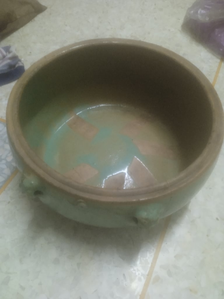 โถพลูกระเบื้องโบราณสีเขียวไข่กาทรงกลอง โถพลูกระเบื้องโบราณสีเขียวไข่กาทรงกลอง