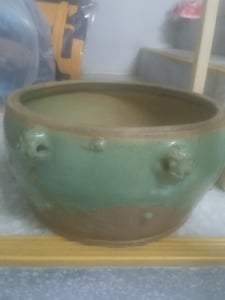 โถพลูกระเบื้องโบราณสีเขียวไข่กาทรงกลอง