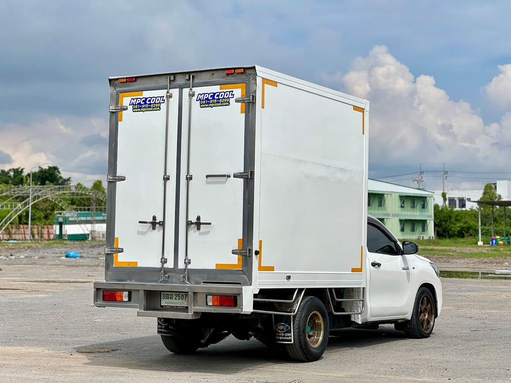 TOYOTA REVO 2.4 กระบะตู้เย็น เพลาลอย TOYOTA REVO 2.4 กระบะตู้เย็น เพลาลอย