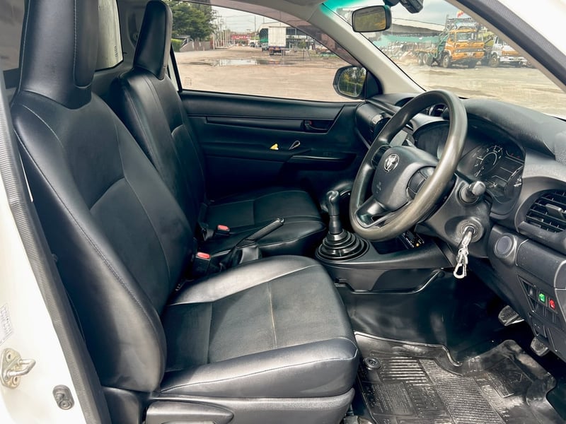 TOYOTA REVO 2.4 กระบะตู้เย็น เพลาลอย