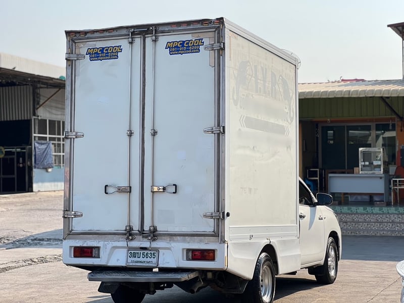 Toyota Revo 2.4 ตู้แห้ง 