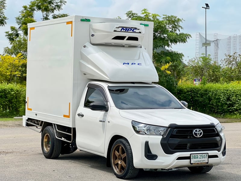 TOYOTA REVO 2.4 กระบะตู้เย็น เพลาลอย