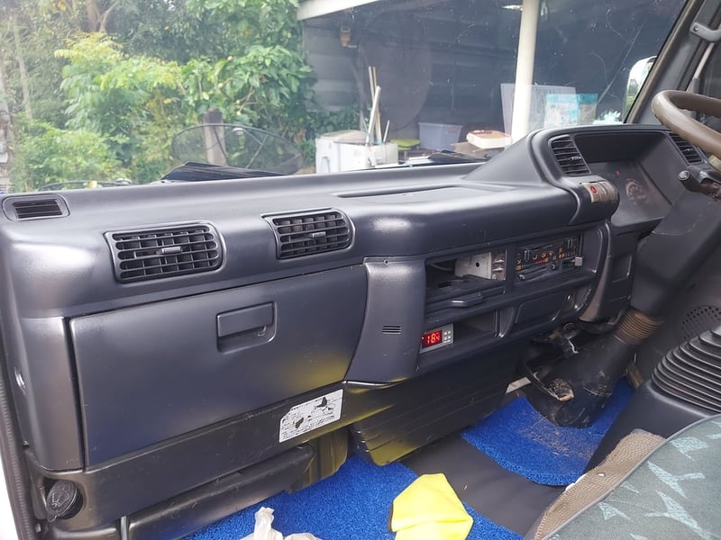 ขาย nkr 4 ล้อกลาง  195,000บาท ตามสภาพ ต่อรองได้ตามสมควร