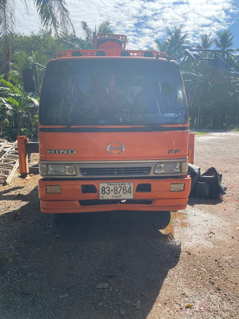 HINO FD2JLB 210 แรงม้า รถบรรทุก 6 ล้อ ปี2011 (ขายเฉพาะ หัวแชสซีส  แท่นเจาะเสาไฟฟ้าไม่ขาย) เลขไมล์ 273,846 กม. HINO FD2JLB 210 แรงม้า รถบรรทุก 6 ล้อ ปี2011 (ขายเฉพาะ หัวแชสซีส  แท่นเจาะเสาไฟฟ้าไม่ขาย) เลขไมล์ 273,846 กม.