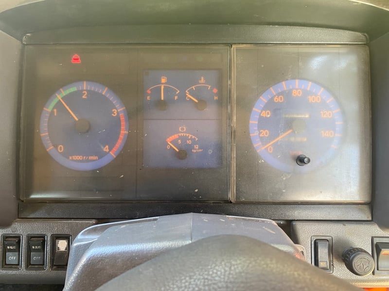 HINO FD2JLB 210 แรงม้า รถบรรทุก 6 ล้อ ปี2011 (ขายเฉพาะ หัวแชสซีส  แท่นเจาะเสาไฟฟ้าไม่ขาย) เลขไมล์ 273,846 กม.