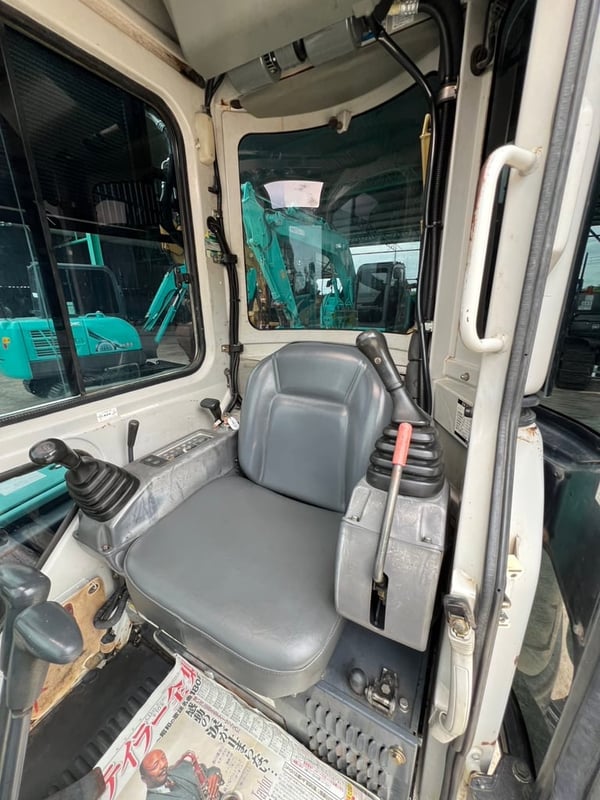 KOBELCO SK30SR รถขุดเล็กนำเข้าญี่ปุ่น ใบแทรกใหม่ แอร์ใหม่ ชั่วโมง 7,093