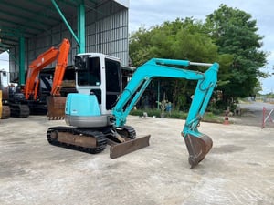 KOBELCO SK30SR รถขุดเล็กนำเข้าญี่ปุ่น ใบแทรกใหม่ แอร์ใหม่ ชั่วโมง 7,093