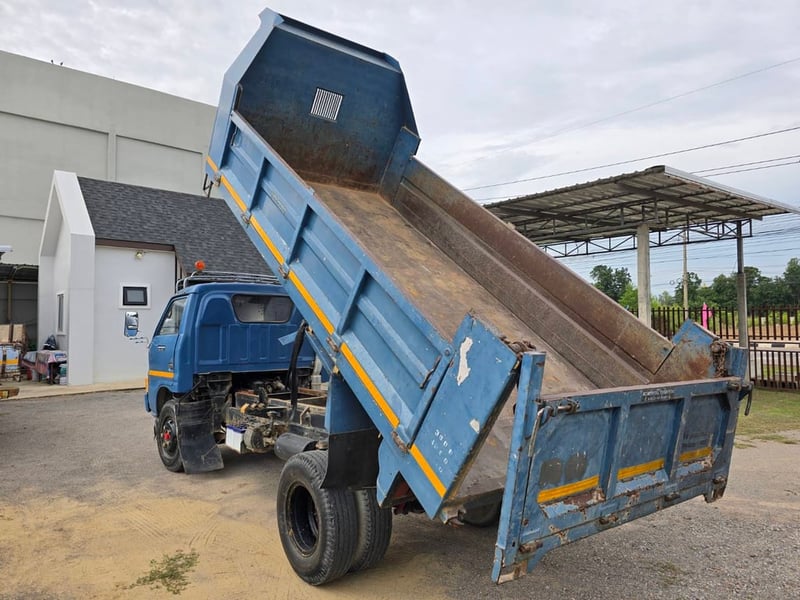 ขายรถบรรทุก ISUZU KS22 พร้อมดั๊มพ์ใช้งานได้จริง