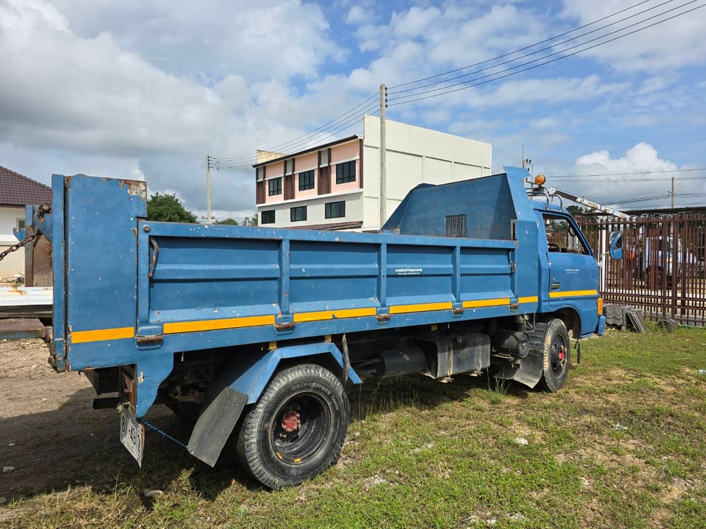 ขายรถบรรทุก ISUZU KS22 พร้อมดั๊มพ์ใช้งานได้จริง ขายรถบรรทุก ISUZU KS22 พร้อมดั๊มพ์ใช้งานได้จริง