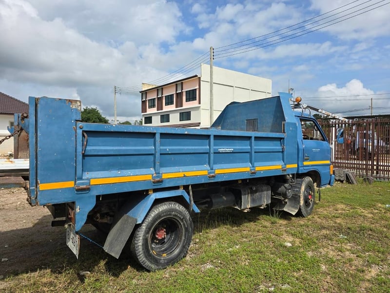 ขายรถบรรทุก ISUZU KS22 พร้อมดั๊มพ์ใช้งานได้จริง