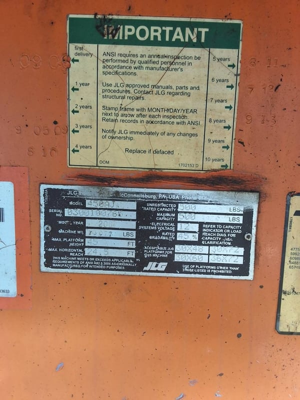 ขายรถกระเช้าบูม JLG รุ่น 450AJ ความสูง 13.4 เมตร เครื่องยนต์ดอยซ์ 3 สูบ สภาพรถพร้อมใช้งาน 