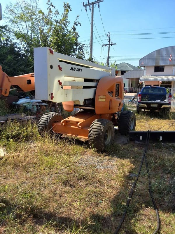 ขายรถกระเช้าบูม JLG รุ่น 450AJ ความสูง 13.4 เมตร เครื่องยนต์ดอยซ์ 3 สูบ สภาพรถพร้อมใช้งาน 