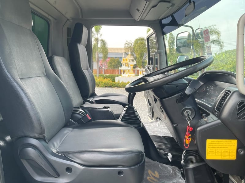 6 ล้อ HINO MEGA FC9JJ 175 แรง ตู้ 10 บาน ปี 2559 6 ล้อ HINO MEGA FC9JJ 175 แรง ตู้ 10 บาน ปี 2559