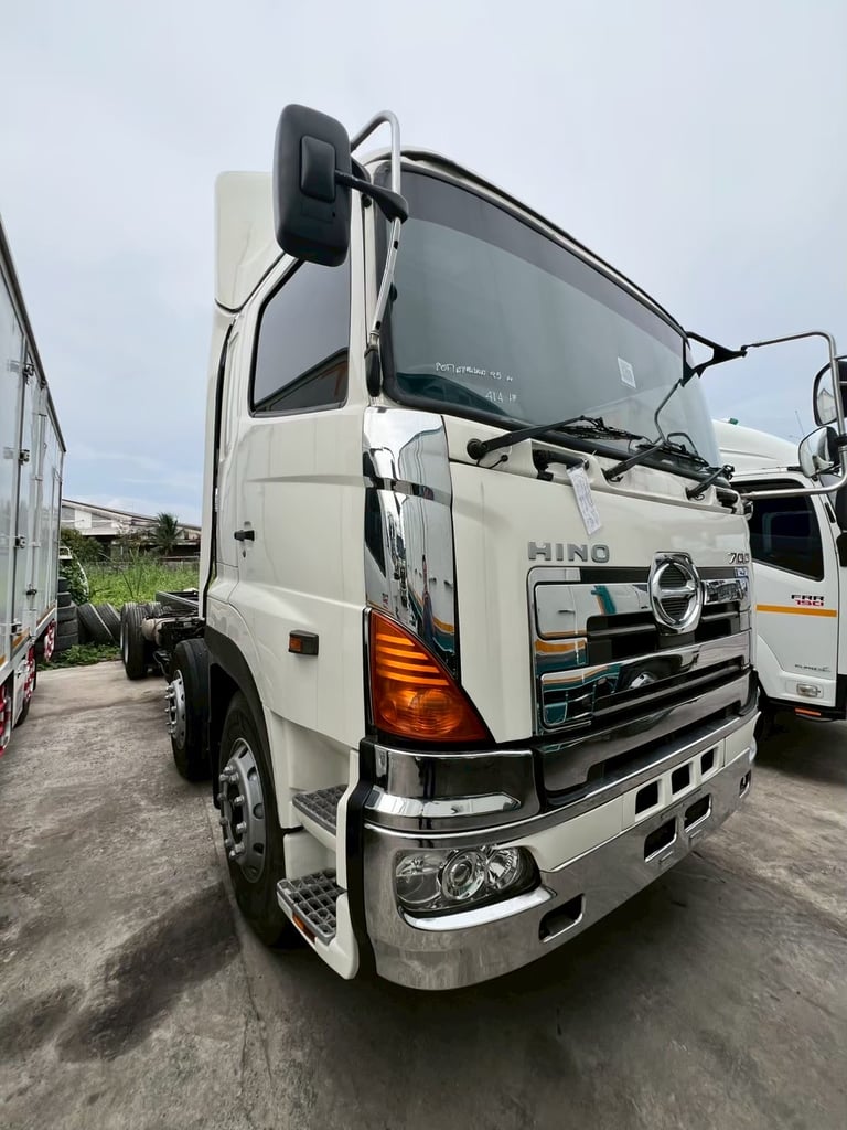 12ล้อฮีโน่ซีรีย์700เพลาเดียวหัวแชสซี (เงินสด)