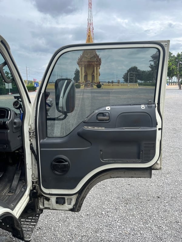 Isuzu NKR100แรง ตู้ทึบ ปี54 (เจ้าของขายเอง) 4ล้อจั้มโบ้ ตู้ยาว 3.2 เมตร