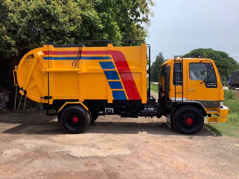 Hino 6ล้อขยะ ช่วงสั้นน 195 แรง ปี37 ราคา 620,000 บาท