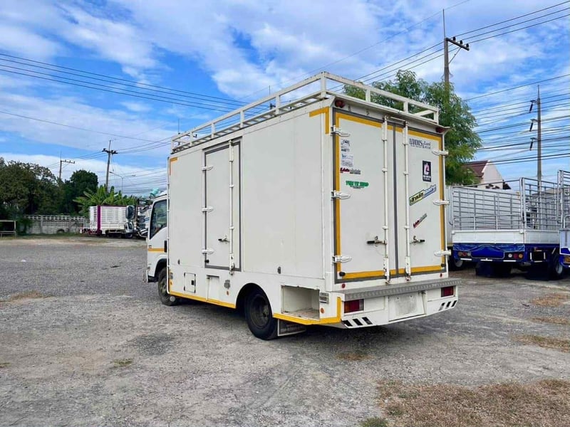 ISUZU NPR150 ปี62 ตู้3บาน ยาว4.20เมตร 