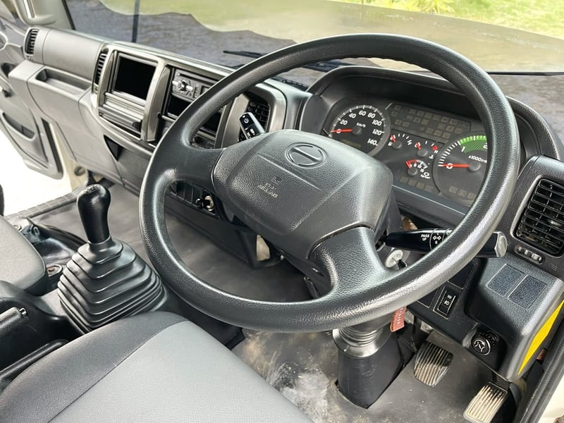 6 ล้อ HINO MEGA FC9JJ 150 แรง เทอร์โบ ปี 2557 กระบะสแตนเลสทั้งลูก รถห้าง