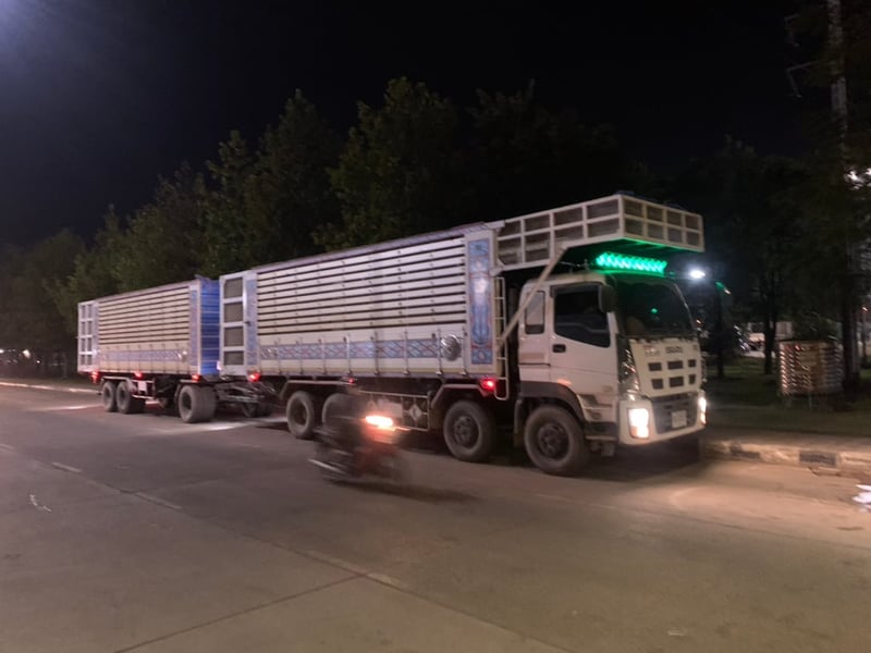 Isuzu แม่ยาว7.5ลูก8เมตรวิ่งอ้อยสบายๆพร้อมบราอ้อย จีก้าเครื่อง6uz รถประกอบ
