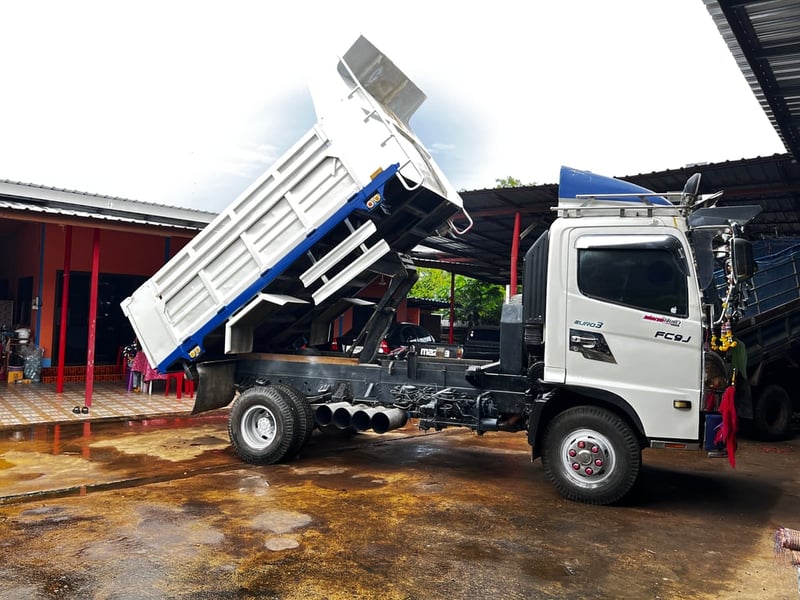 Hino 190แรง ดั้มพ์ 5คิว