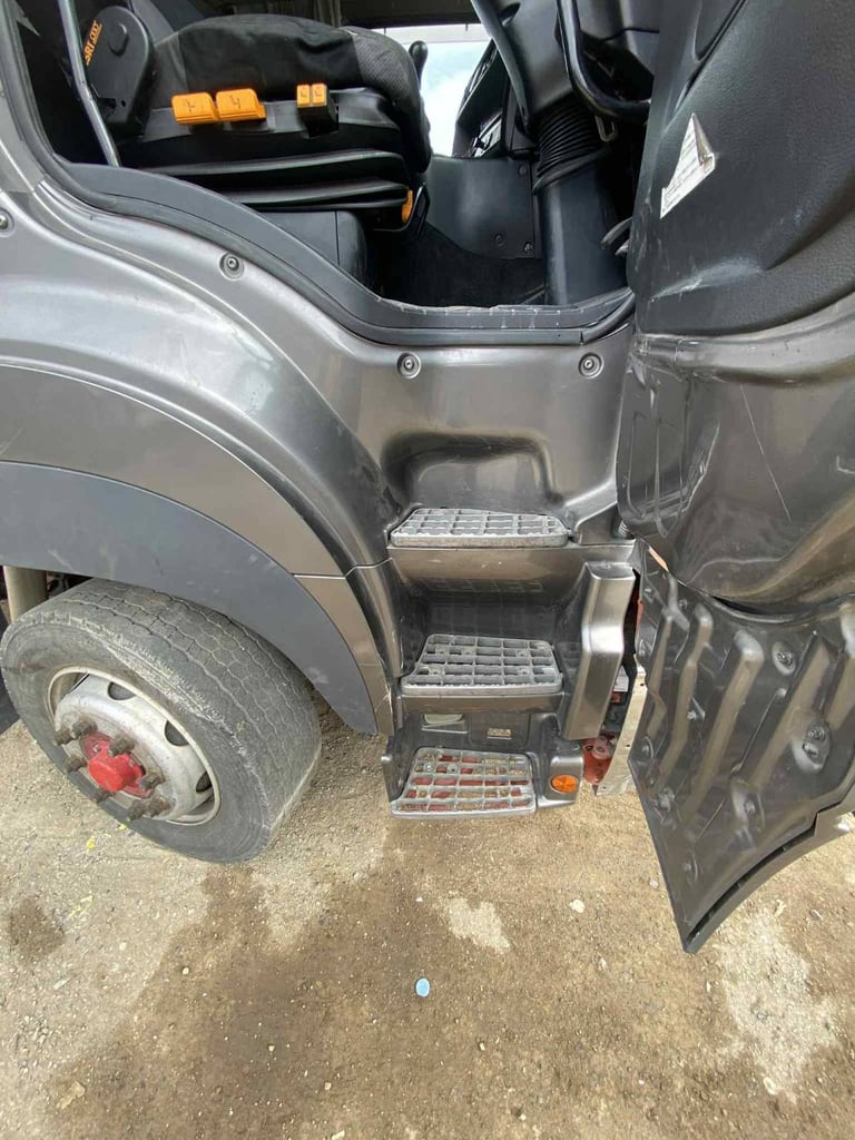 Hino Profia s700 เครื่อง E13C MT 7 Speed แท่นเตี้ย 12 ล้อ Hino Profia s700 เครื่อง E13C MT 7 Speed แท่นเตี้ย 12 ล้อ