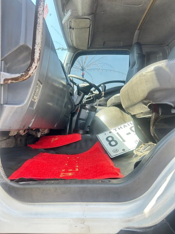 ISUZU 10ล้อ รุ่นFVM240 แรง ถังน้ำ8000ลิตร ISUZU 10ล้อ รุ่นFVM240 แรง ถังน้ำ8000ลิตร