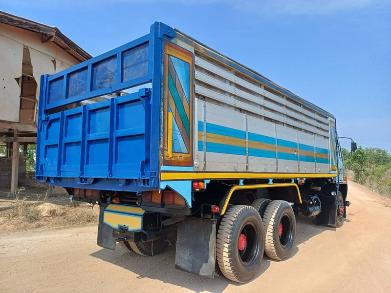 Isuzu Rocy 10 ล้อดั้มพ์ (2เพลา) 195แรง ปี41 