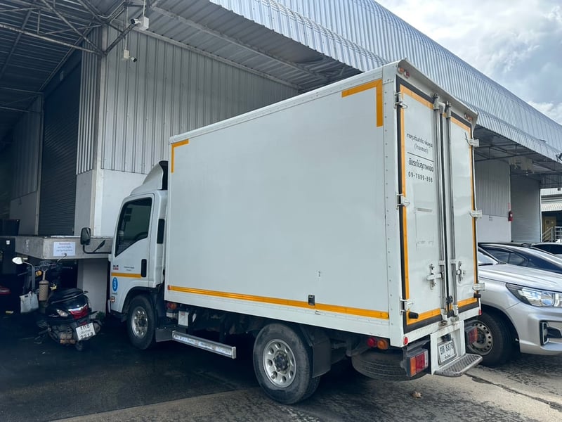Isuzu NLR 4 ล้อตู้ทึบ ปี64 ไมล์แสนนิดๆ (เจ้าของขายเอง)
