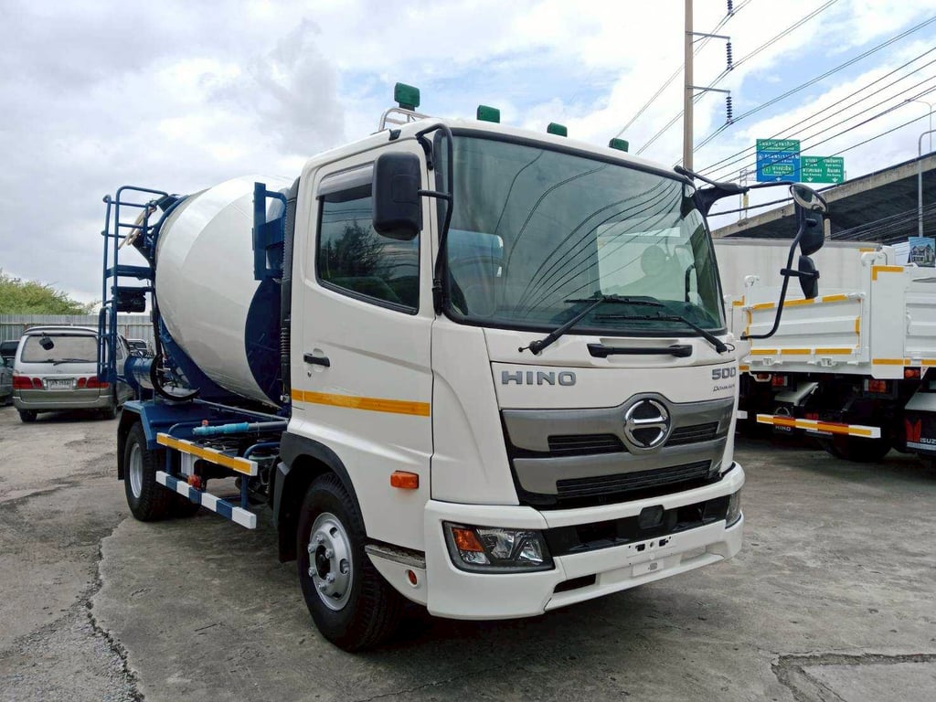 Hino 6 ล้อ FC9J175แรง ปี65 โม่ปูน 3.5 คิว ราคา1,250,000บาท Hino 6 ล้อ FC9J175แรง ปี65 โม่ปูน 3.5 คิว ราคา1,250,000บาท