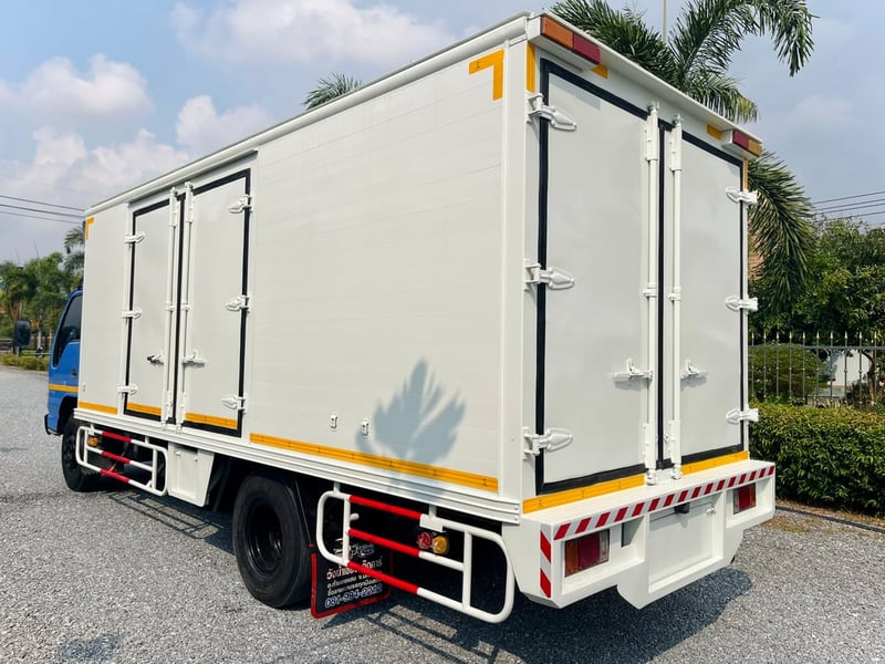 6 ล้อตู้แห้ง ISUZU NQR ปี 2547 เครื่อง 150