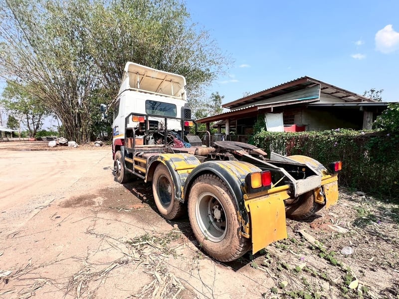 HINO หัวลาก 2 เพลา หัวพร้อมหาง เครื่อง EP100 เทอร์โบ 285 แรง หาง 2 คาน บันไดไฮดรอริก มีเล่ม HINO หัวลาก 2 เพลา หัวพร้อมหาง เครื่อง EP100 เทอร์โบ 285 แรง หาง 2 คาน บันไดไฮดรอริก มีเล่ม