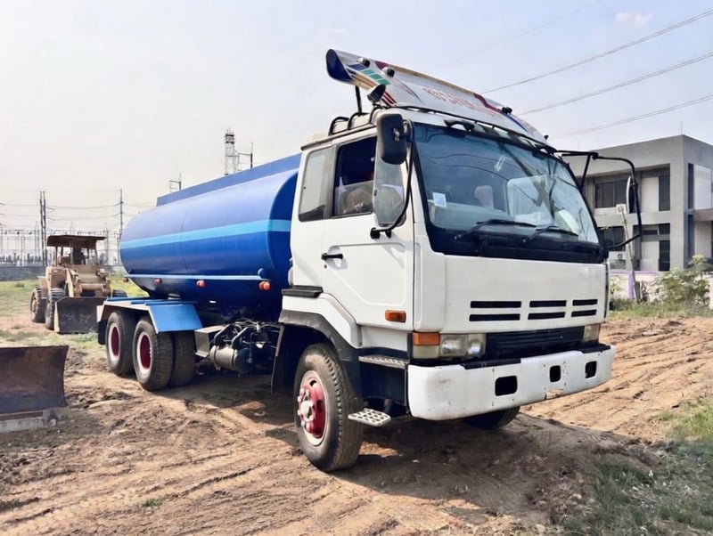 รถบรรทุกน้ำ NISSAN เครื่อง 225 แรง สองเพลา ปี 34 รถบรรทุกน้ำ NISSAN เครื่อง 225 แรง สองเพลา ปี 34