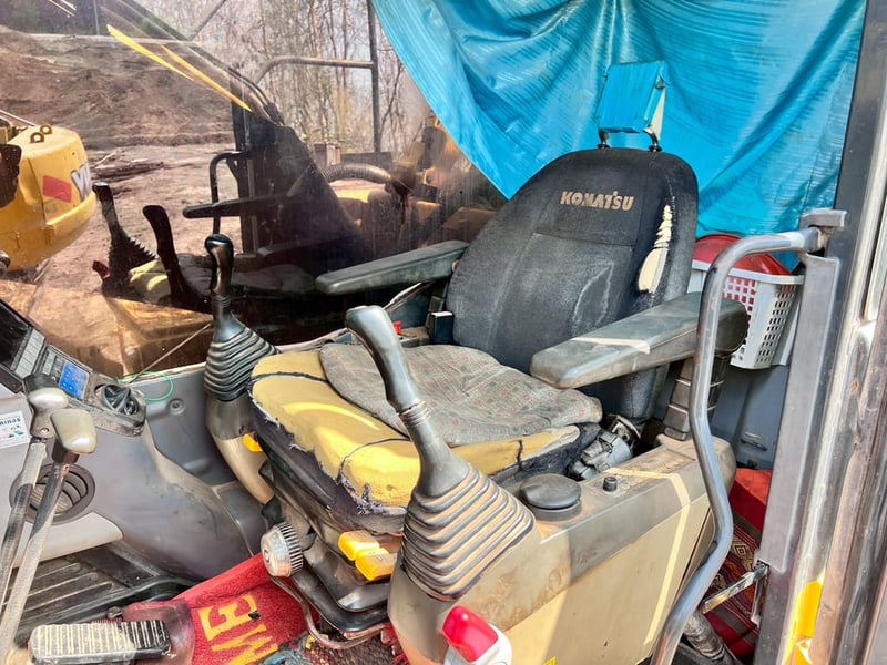 KOMATSU 210-8 mo กล้องหลัง ไฟฟ้าครบ รถพร้อมทำงาน เอกสารเล่มทะเบียน 