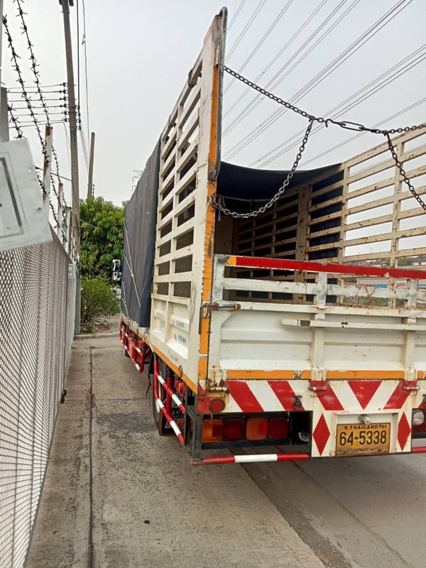 6 ล้อ Hino 175แรง คอก  