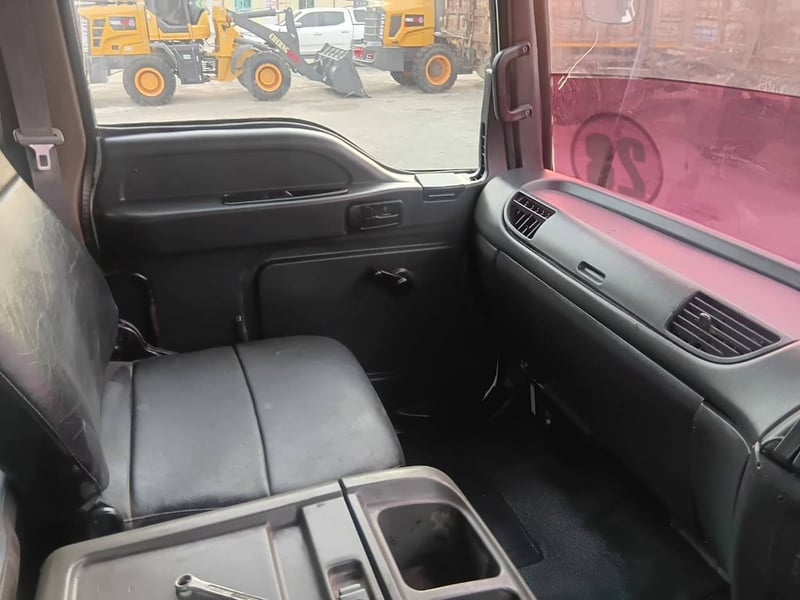 ขายสิบล้อดั้ม อีซูซุ เดก้า 320แรง ปี 2550 รุ่น Max โหลด  ปั้มสามมิตร 