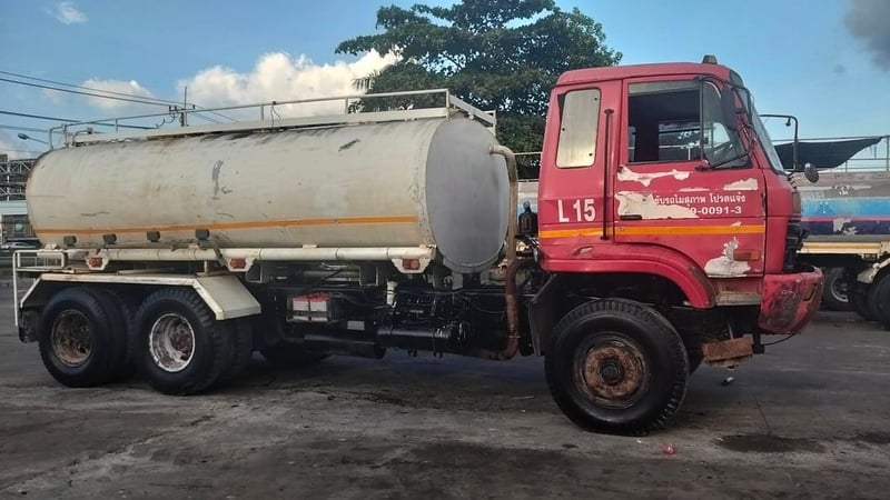 รถบรรทุกน้ำนิสสันยูดี 2เพลา 230แรง ตามสภาพ