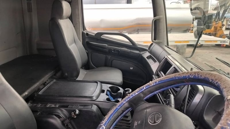 หัวลากฮีโน่เมก้า ซีรี่ย์ 500 FM2P 380แรง ปี 2557 หัวลากฮีโน่เมก้า ซีรี่ย์ 500 FM2P 380แรง ปี 2557