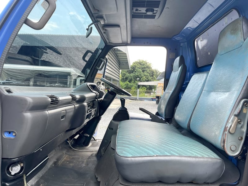 6 ล้อตู้แห้ง ISUZU NQR ปี 2547 เครื่อง 150