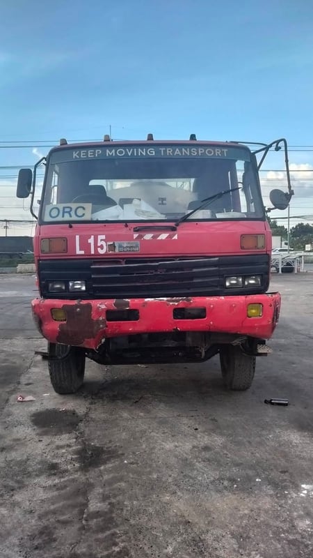 รถบรรทุกน้ำนิสสันยูดี 2เพลา 230แรง ตามสภาพ